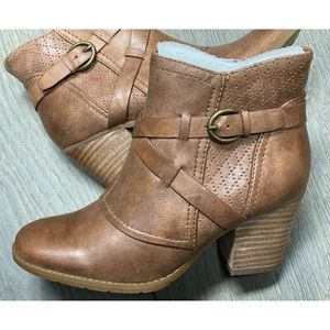 Baretraps Womens Launa Booties Leather Like NWB